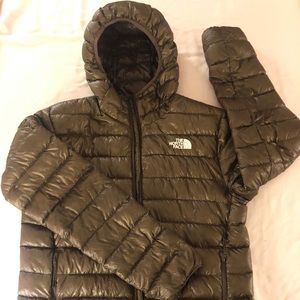 COPY - Like New Men’s North Face Down Hooded Jack…